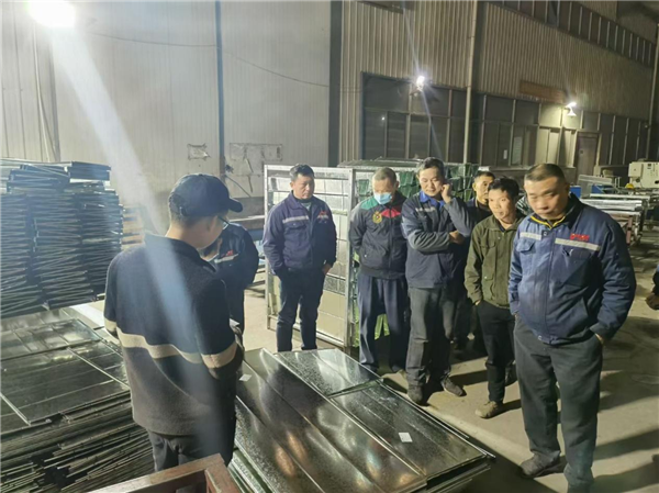 湖南风管,长沙风管,长沙风管加工,长沙镀锌风管,长沙不锈钢风管