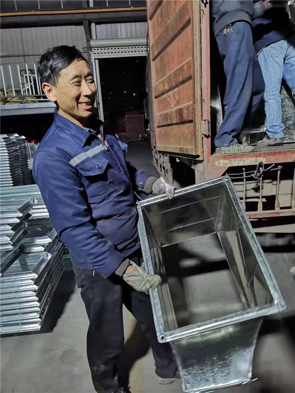 湖南风管,长沙风管,长沙风管加工,长沙镀锌风管,长沙不锈钢风管