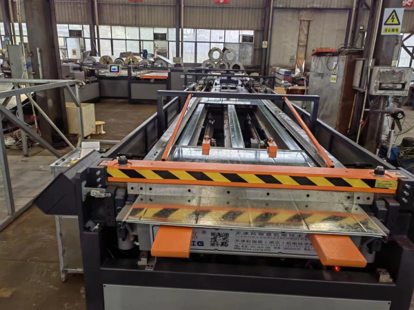 湖南风管,长沙风管,长沙风管加工,长沙镀锌风管,长沙不锈钢风管