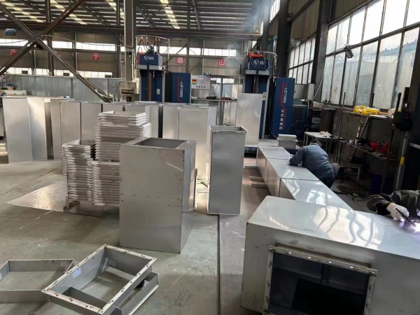 湖南风管,长沙风管,长沙风管加工,长沙镀锌风管,长沙不锈钢风管