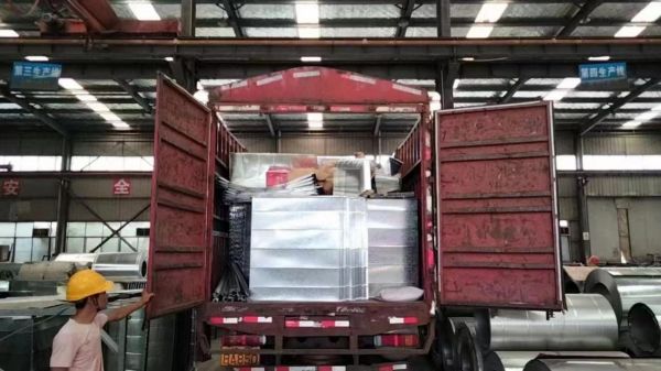 湖南风管,长沙风管,长沙风管加工,长沙镀锌风管,长沙不锈钢风管