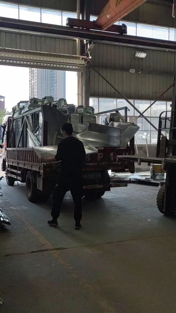 湖南风管,长沙风管,长沙风管加工,长沙镀锌风管,长沙不锈钢风管